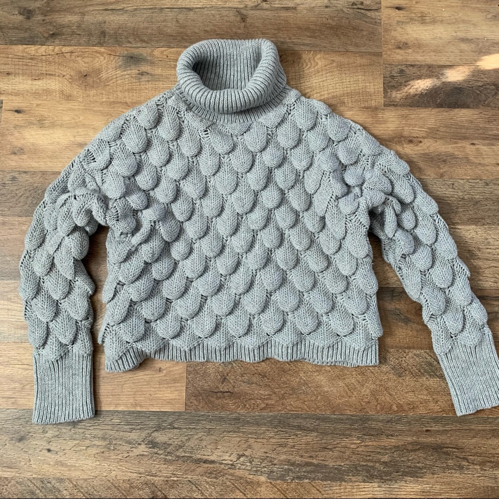 Cotton emporium scalloped textured turtleneck sweater large